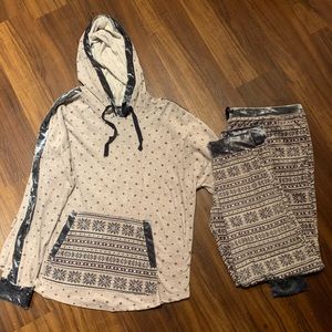 Super soft like-new Vera Wang Pajama Set